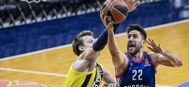 Anadolu Efes ile Fenerbahçe Beko play-off final serisinde 3. maç yarın