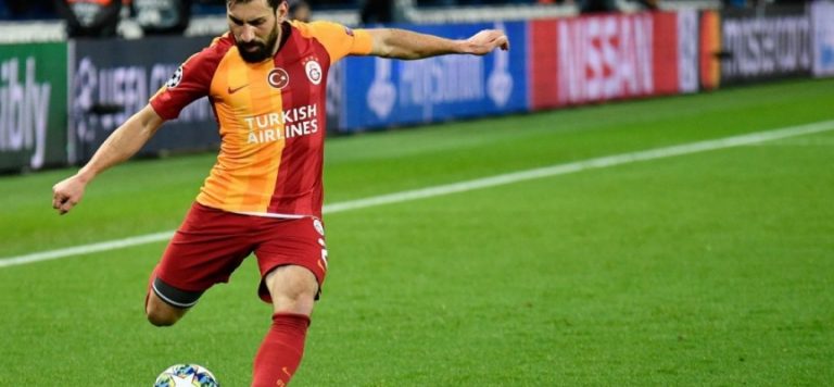 Şener Özbayraklı Galatasaray’dan ayrıldı