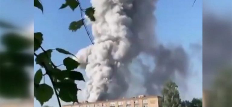 Moskova’da havai fişek deposunda patlama