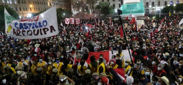 Peru’da seçim sonuçlarının resmen açıklanmamasına protesto