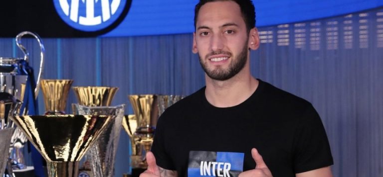 Hakan Çalhanoğlu Inter’e transfer olmaktan dolayı mutlu
