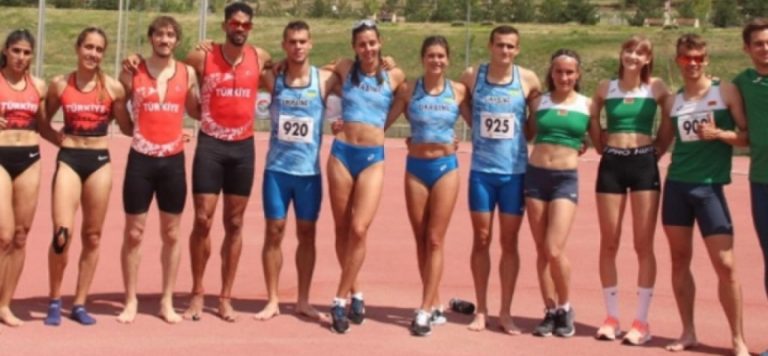 Karışık Bayrak Milli Takımı rekor kırarak olimpiyat kotasına girdi