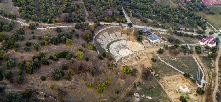 Metropolis Antik Kenti’nde kazı çalışmaları sürüyor