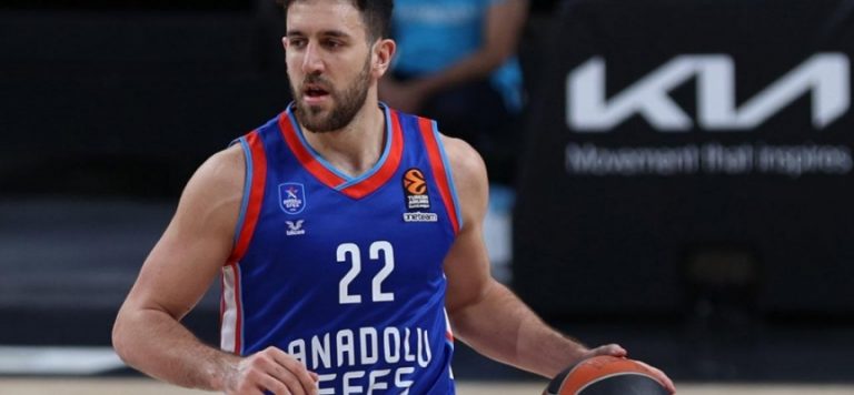 Anadolu Efes Vasilije Micic’in sözleşmesini uzattı