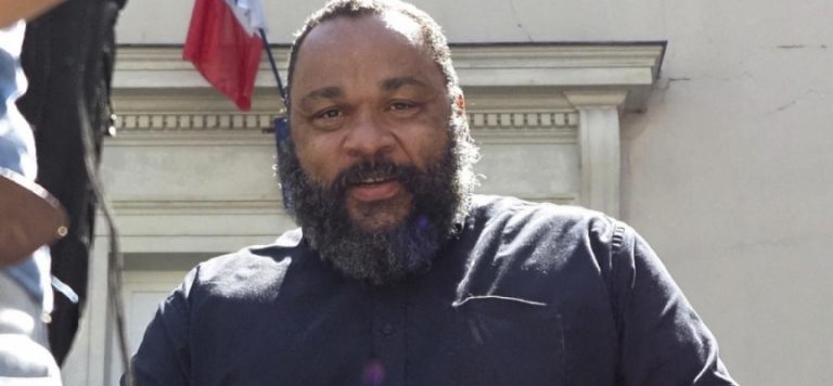 Fransız komedyen Dieudonne M’Bala’ya 4 ay hapis