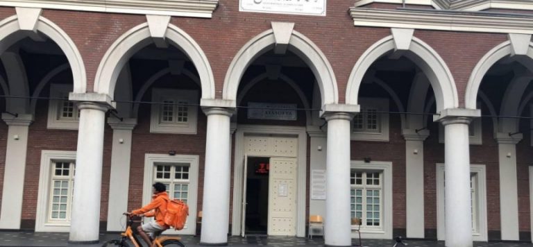 Hollanda’da Amsterdam Ayasofya Camii’ne saldırı