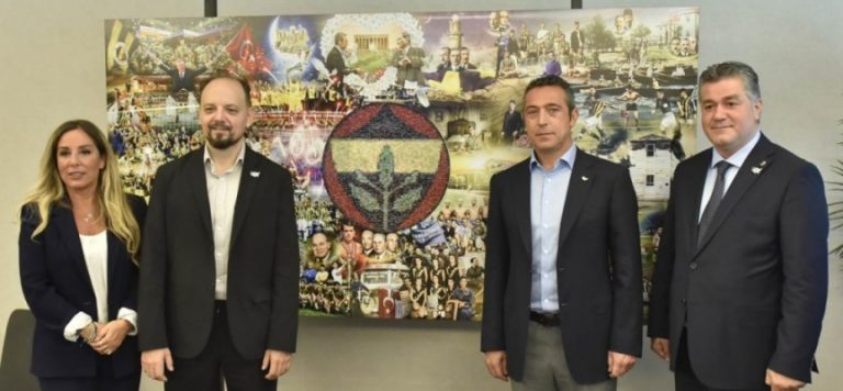 Fenerbahçe tarihinin anlatıldığı Vakt-i Fener tablosu tanıtıldı