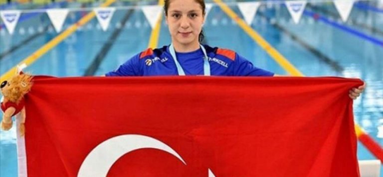 Milli yüzücü Merve Tuncel’den Avrupa rekoru