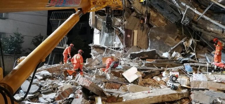 Çin’de çöken otel binasında ölü sayısı 17 oldu