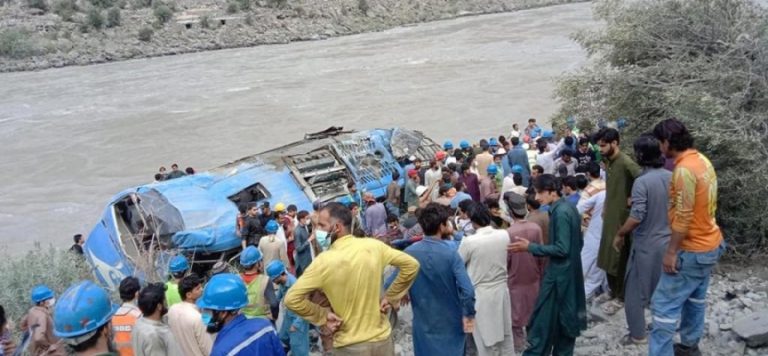 Pakistan’da trafik kazası: 12 ölü