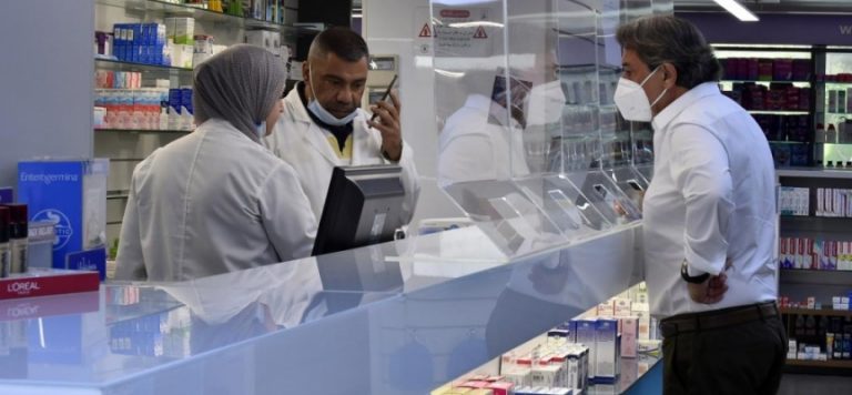 Lübnan’daki eczaneler zorunlu kapanma kararı aldı