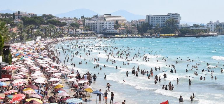 Turizm geliri ikinci çeyrekte 3,3 milyar dolar oldu
