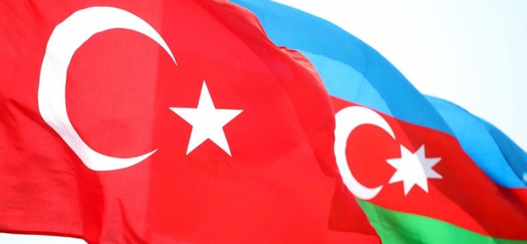 Azerbaycan Türkiye’ye 53 itfaiye aracı gönderdi