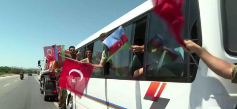 Azerbaycan’dan Türkiye’ye destek: 220 itfaiye eri daha geldi