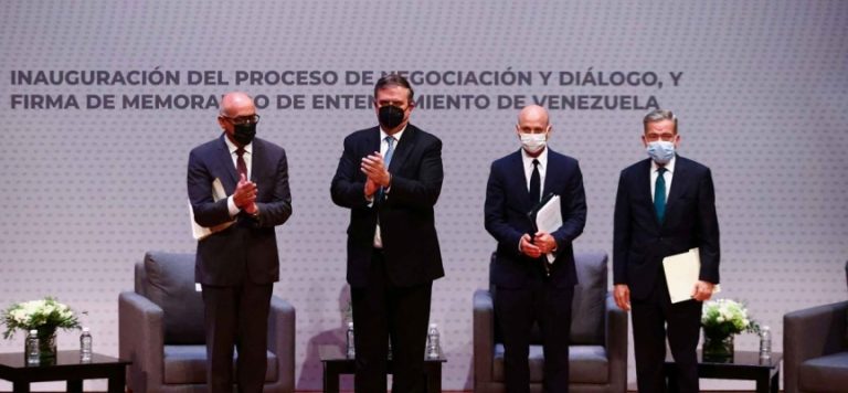 Venezuela hükümeti ile muhalefet arasındaki diyalog süreci başladı