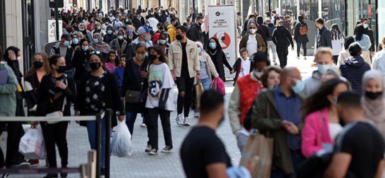 Belçika’da virüsün yayılımı sürse de hayat normal seyrinde