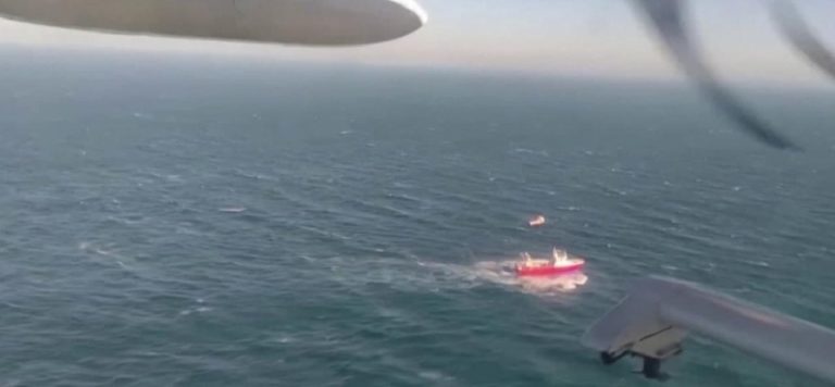 Açık denizde hastalandı: Helikopterle kurtarıldı