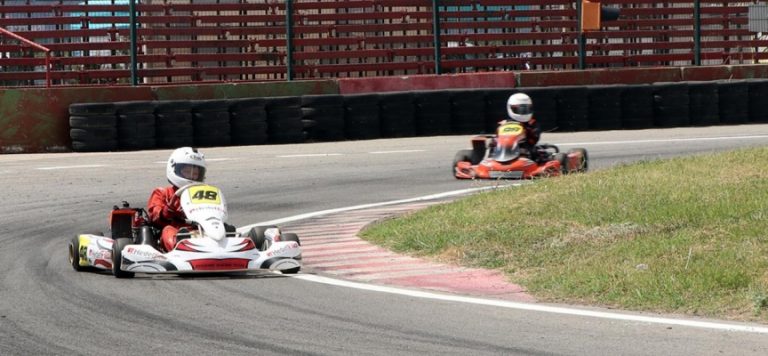Kocaeli’de otomobil ve karting yarışları heyecanı yaşanıyor