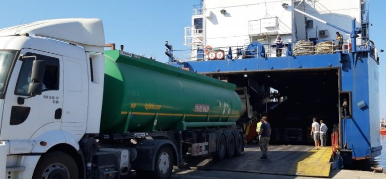 Elektrik santrallerinde kullanılmak üzere Türkiye’den yakıt geldi