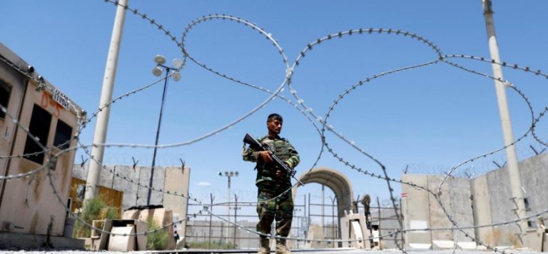 Taliban’dan kaçan 143 Afgan asker Tacikistan’a geçti