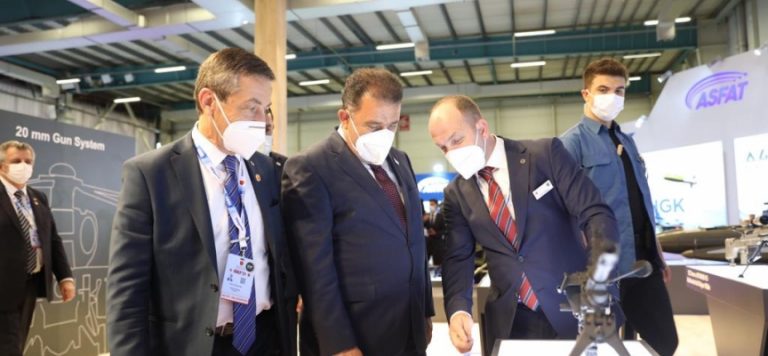 Başbakan Saner İstanbul’da IDEF 21 Fuarı’nı ziyaret etti