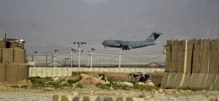 Fransa, Afganistan’dan 25 Fransız ile 184 Afgan’ı Abu Dabi’ye tahliye etti