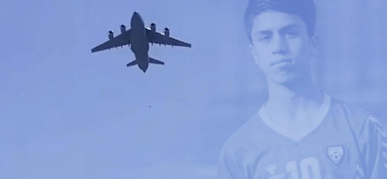 Afgan milli futbolcu, ABD uçağından düşerek hayatını kaybetti