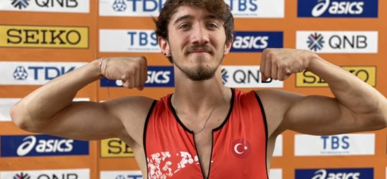 Milli atlet Berke Akçam Türkiye rekoru kırdı