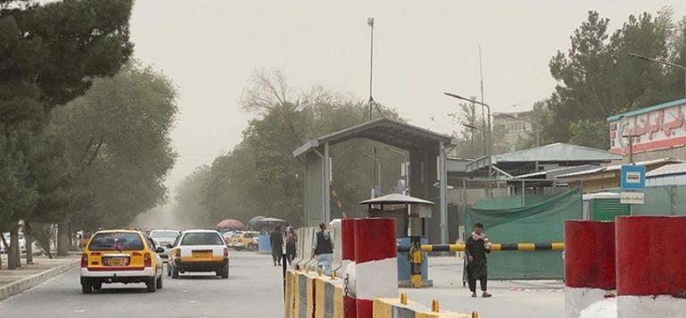 Afganistan’da 3 ilçenin kontrolü Taliban’dan yerel gruplara geçti