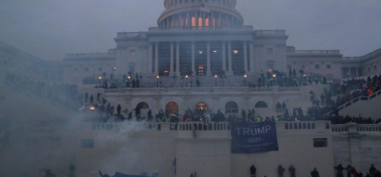 ABD’de Kongre baskınında göstericiyi vuran polis aklandı
