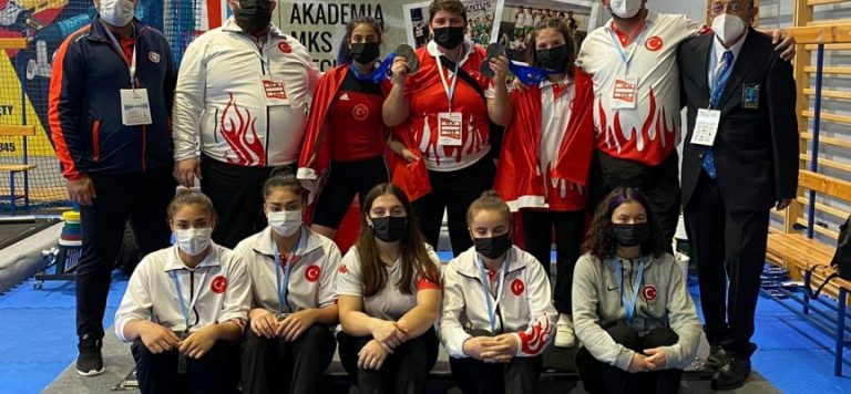 Milli haltercilerden 13 madalya