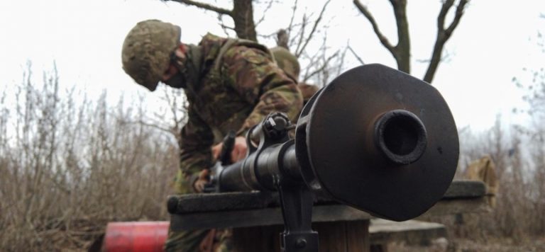 Donbas’ta ayrılıkçıların saldırısında bir Ukrayna askeri öldü