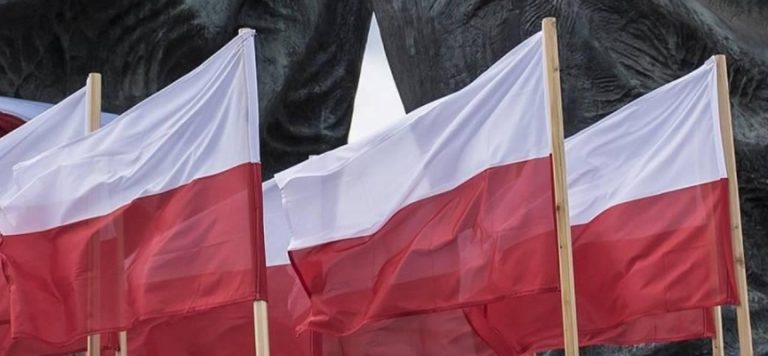 Polonya güvenlik gerekçesiyle Afganistan’dan tahliyeleri durdurdu