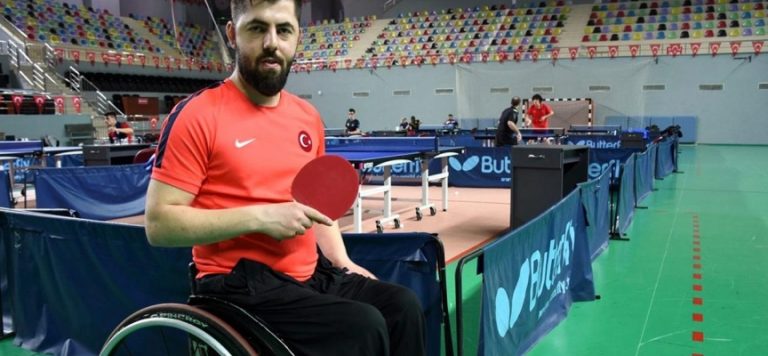 Masa tenisinde Ali Öztürk çeyrek finale yükseldi