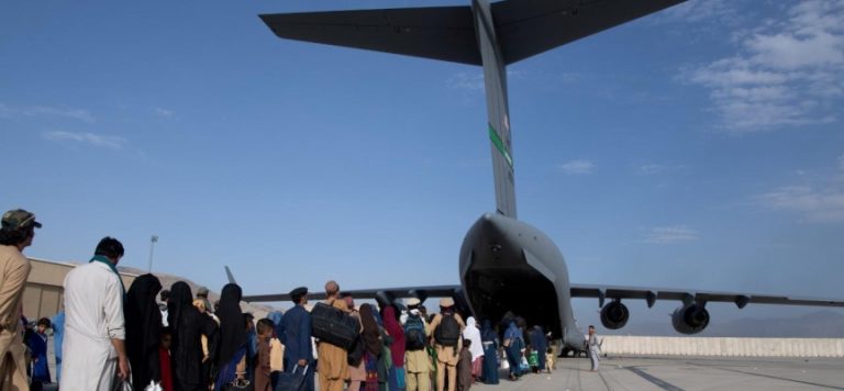 ABD’nin Afganistan’dan tahliye ettiği kişi sayısı 95 bin 700’ü buldu