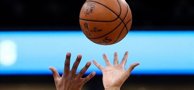 Basketbol salonları yüzde 50 kapasiteyle seyircilere açılacak
