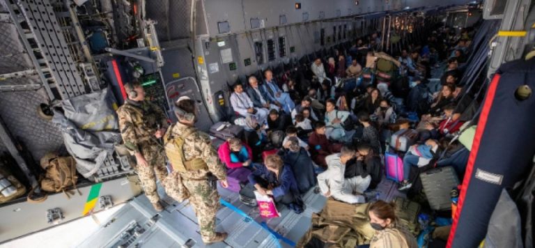 Almanya Afganistan’daki tahliyelerini tamamladı