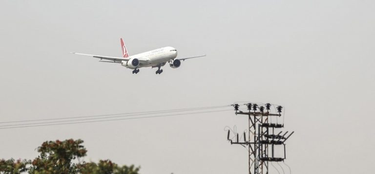 Kabil’den tahliye edilenleri taşıyan uçak Esenboğa’ya indi