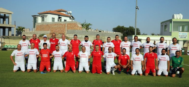 Serdarlı’nın kurtuluşunun yıldönümünde anı maçı düzenlendi