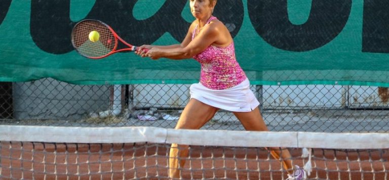 67 yaşındaki tenisçi dünya şampiyonasına hazırlanıyor