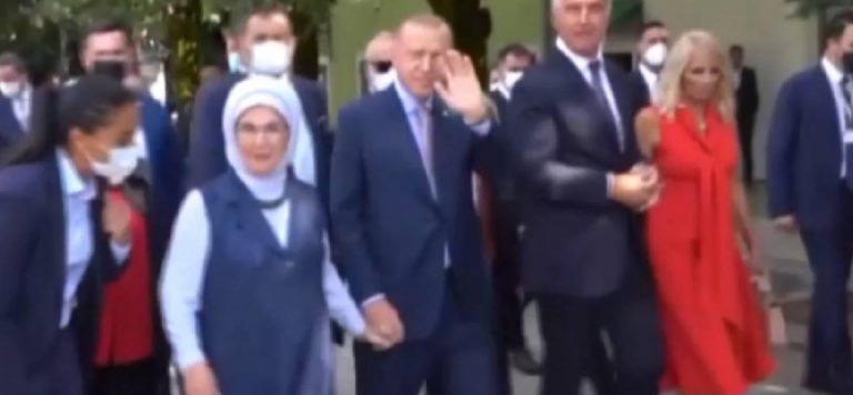 Cumhurbaşkanı Erdoğan’a sevgi gösterisi
