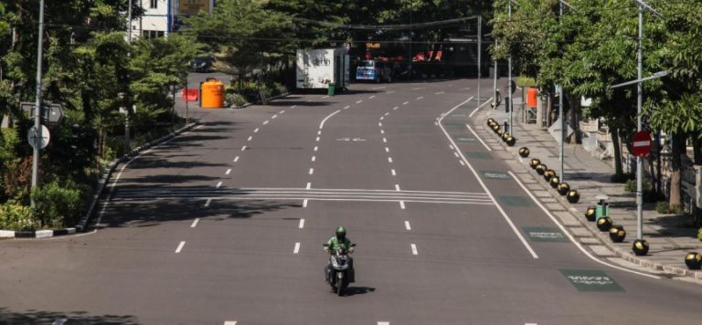 Endonezya’da vakaların azaldığı bölgelerde kısıtlamalar hafifletilecek