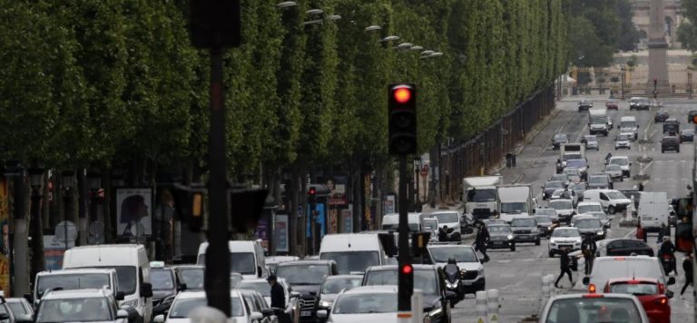 Paris’te hız sınırı 30 kilometreyle sınırlandırıldı