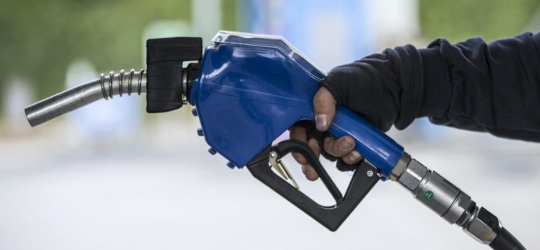 Nijerya’da bidonlarla benzin satışına yasak