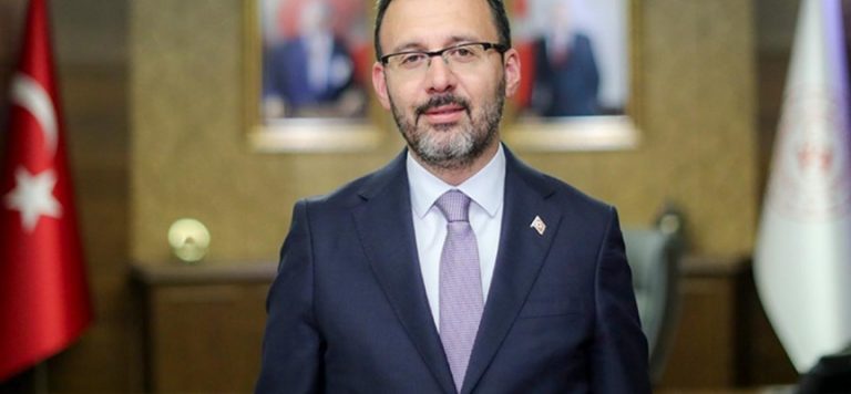 Bakan Kasapoğlu milli para tekvandocuları tebrik etti