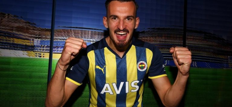 Fenerbahçe yeni forvetini açıkladı