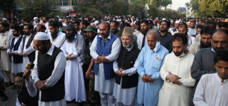 Pakistan’da Keşmirli lider Geylani için gıyabi cenaze namazı