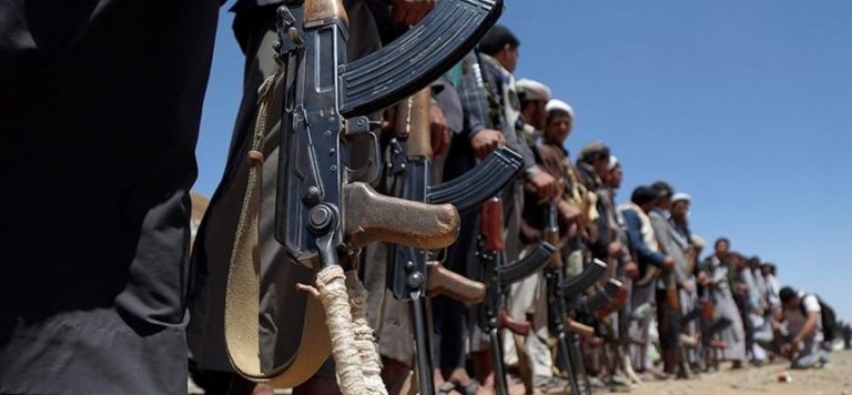 Husilerin Marib’e saldırıları: 2 günde 150 aile evini terk etti