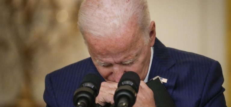 Anket: Biden’ın başkanlığını onaylayanların oranı bir ayda 6 puan düştü