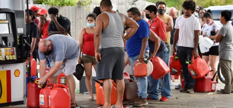 Ida Kasırgası’nın vurduğu ABD’de kuyruklar uzadı